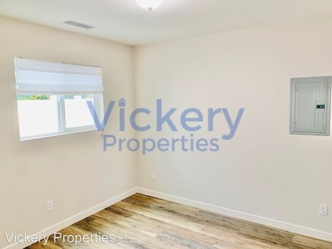 Building Photo - 2 br, 1 bath House - 4391 Rolfe Road