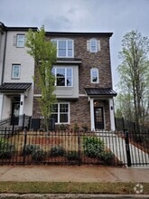 Building Photo - 30 Wren Dr