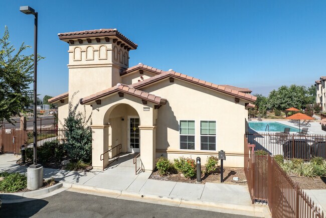 Oficina de arrendamiento - The Villas 55+ Yucaipa