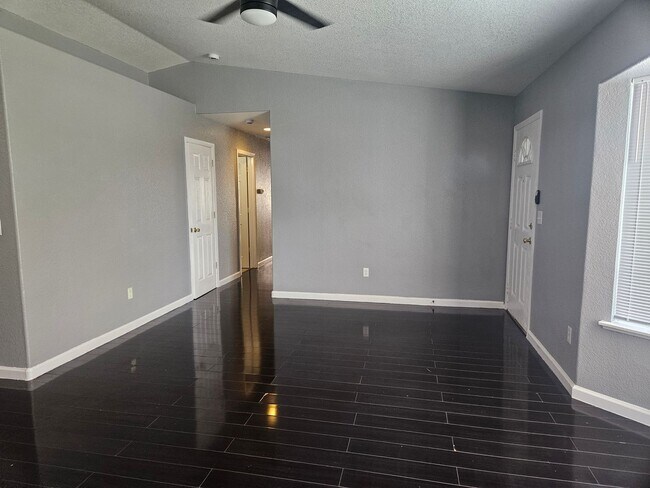 Foto del edificio - Beautiful Kerman Home!