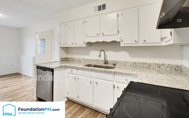 Foto del edificio - 663 Moss Rd