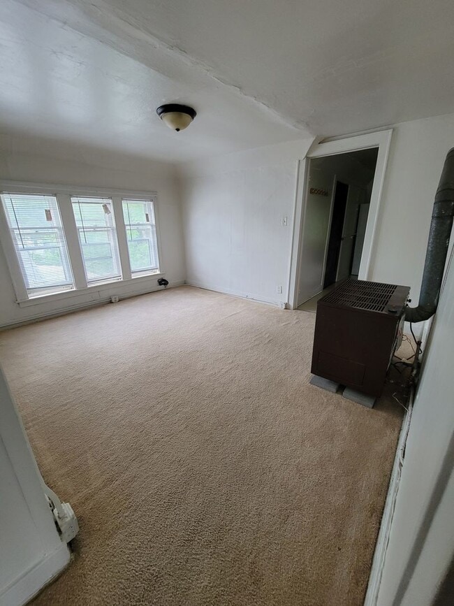 Foto del edificio - 620-22 Fellows Ave