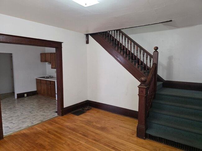 Building Photo - 1201 S Farwell St