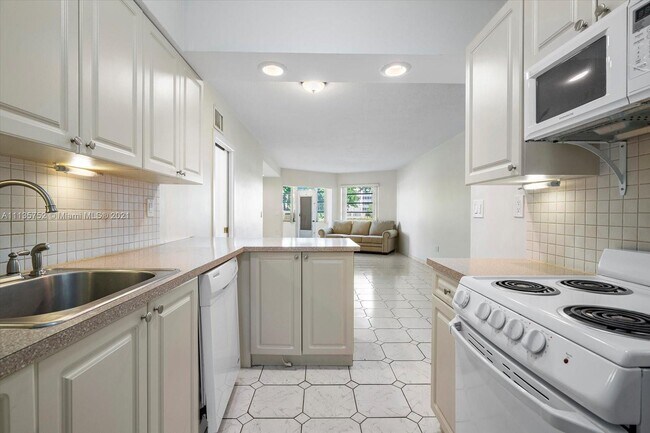 Foto del edificio - 1671 NE Miami Gardens Dr