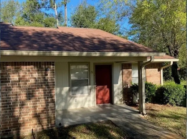 Building Photo - 310 W Childers St