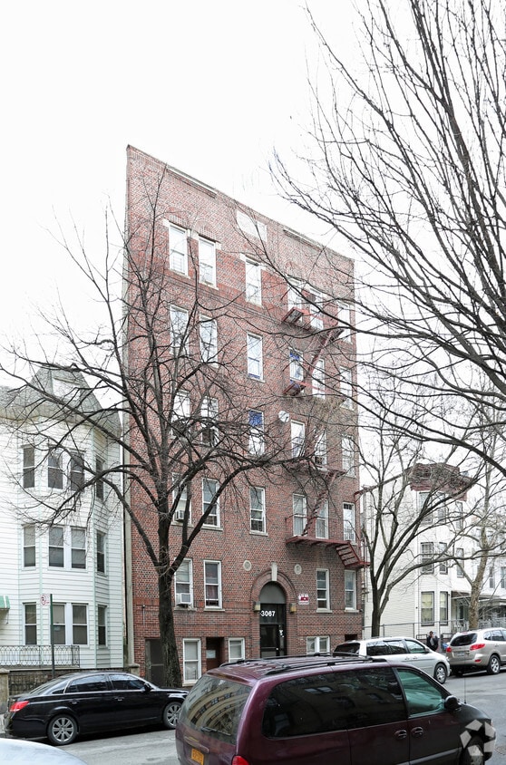 Building Photo - 3067 Decatur