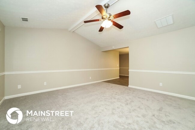 Building Photo - 8218 Lakeview Dr SW