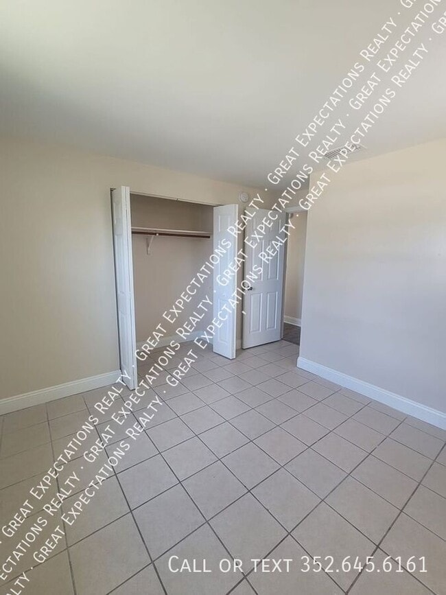Building Photo - 14721 SW 35th Terrace Rd