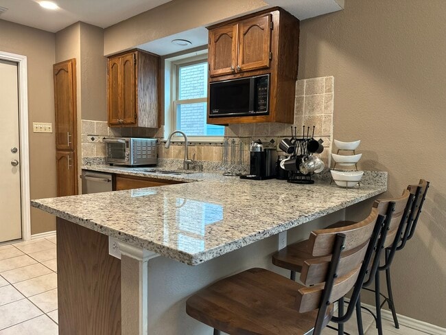 Kitchen w/new appliances - 16551 Canyon Cross