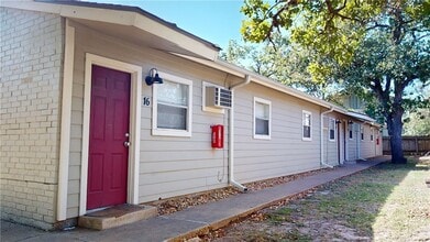 Building Photo - 500 Foch St