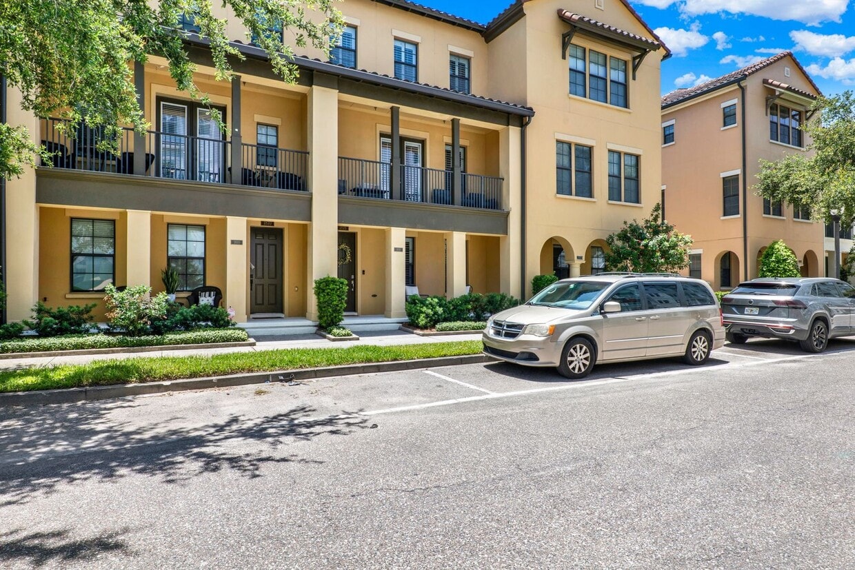 Foto principal - Stunning 3/3.5 Baldwin Park Townhome with ...