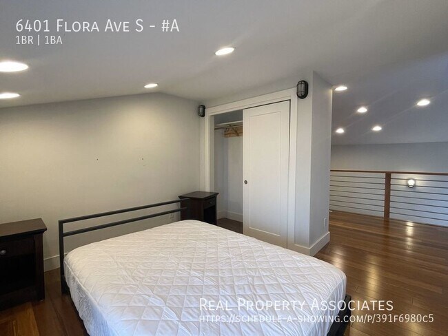 Building Photo - Beautiful newer one bedroom home with priv...
