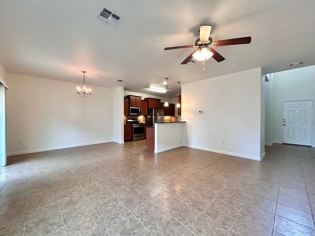 Foto del edificio - 1620 Bryant Dr