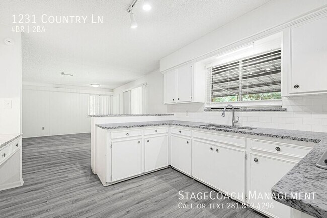 Foto del edificio - 1231 Country Ln