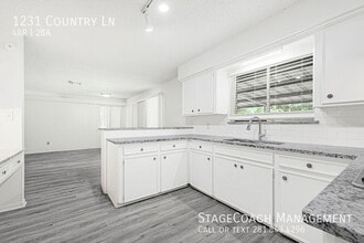 Building Photo - 1231 Country Ln