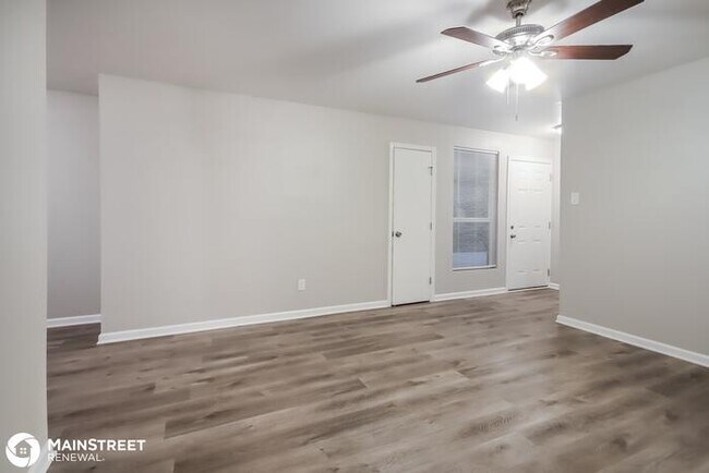 Building Photo - 15834 Kenbriar Dr