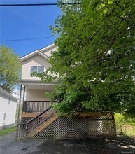 Building Photo - 2 Charles St