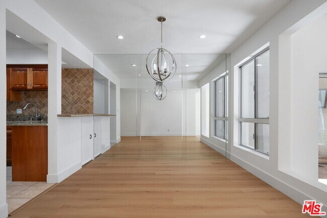 Building Photo - 4807 Woodley Ave