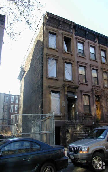 Building Photo - 6 W 130th St