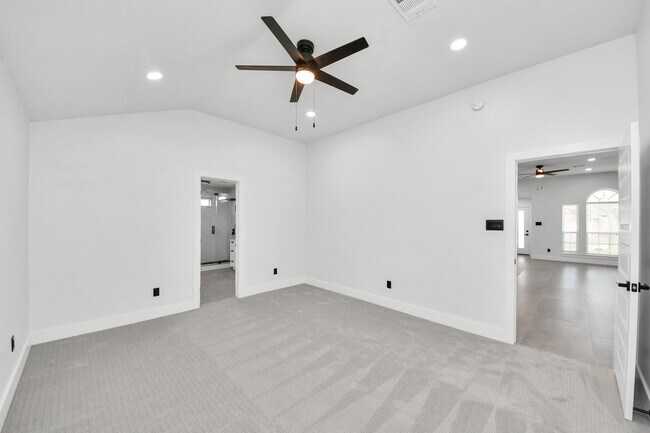 Foto del edificio - 15411 Town Green Dr