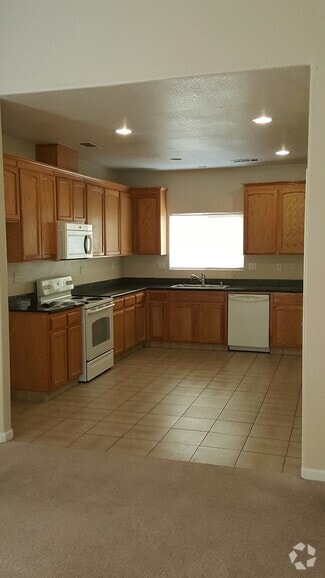 Kitchen - Tuolumne/Yosemite Duplex