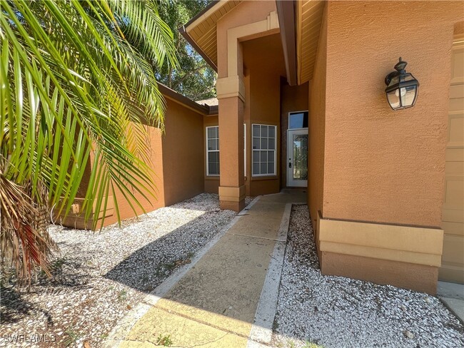 Building Photo - 9511 Cypress Dr N