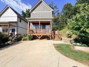 Building Photo - 72 Wheeler Rd