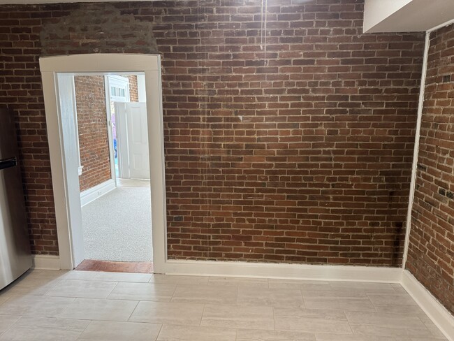 Building Photo - 1035 Allen Ave