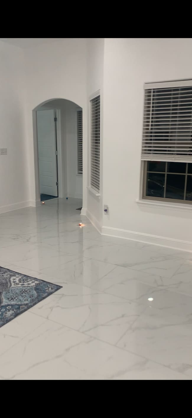 Building Photo - 720 Gala Cir