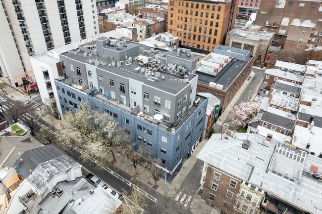 Building Photo - Waverly Court / Keppoch House