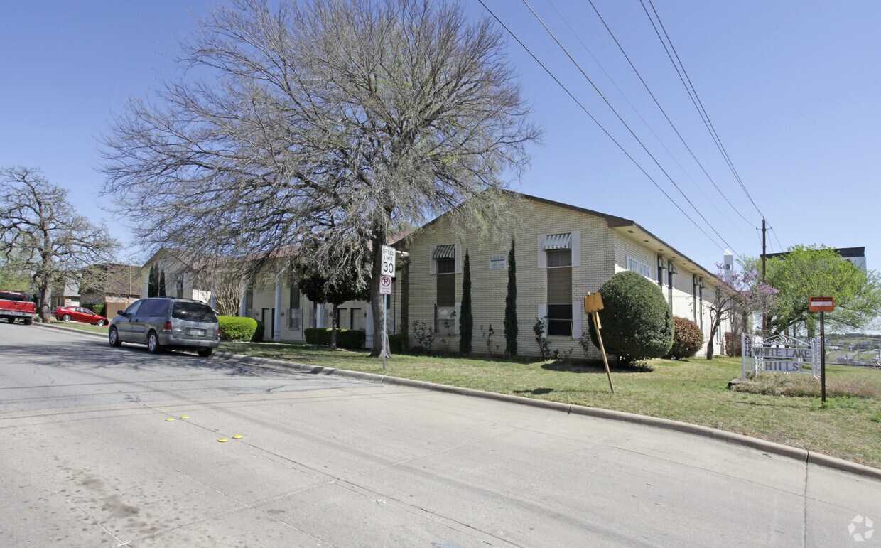 White Lake Hills Apartment 1001 Willow Ridge Rd Fort Worth, TX