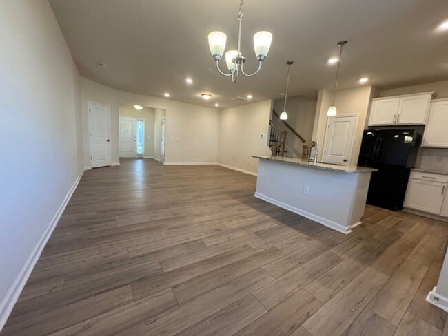 Building Photo - Exchange at 401