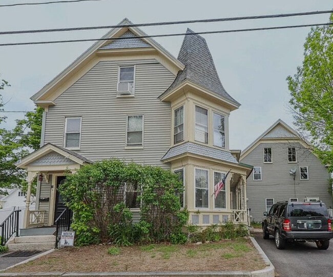 Building Photo - 15 Pleasant St