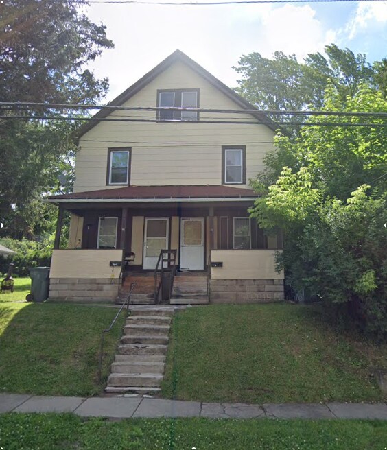 Primary Photo - 86 Baycliff Dr