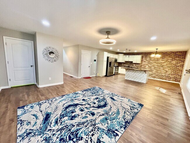 Foto del edificio - Three bedroom with finished basement in Hamburg!