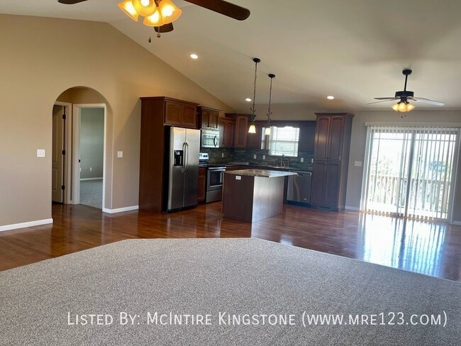 Building Photo - Remodeled 3bd/2ba House, Near Jefferson Ci...