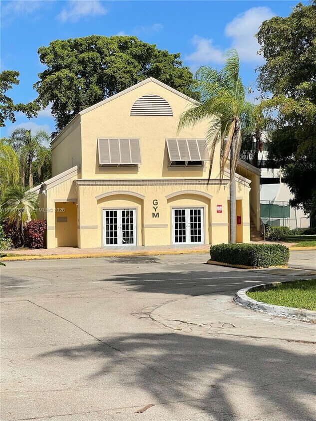 Building Photo - 8205 Lake Dr