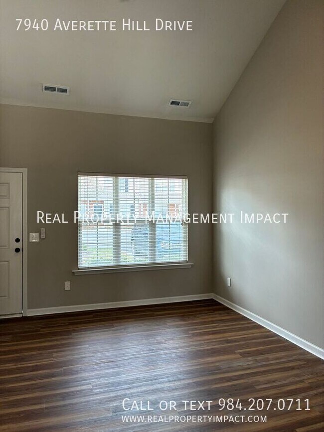 Foto del edificio - 7940 Averette Hill Dr