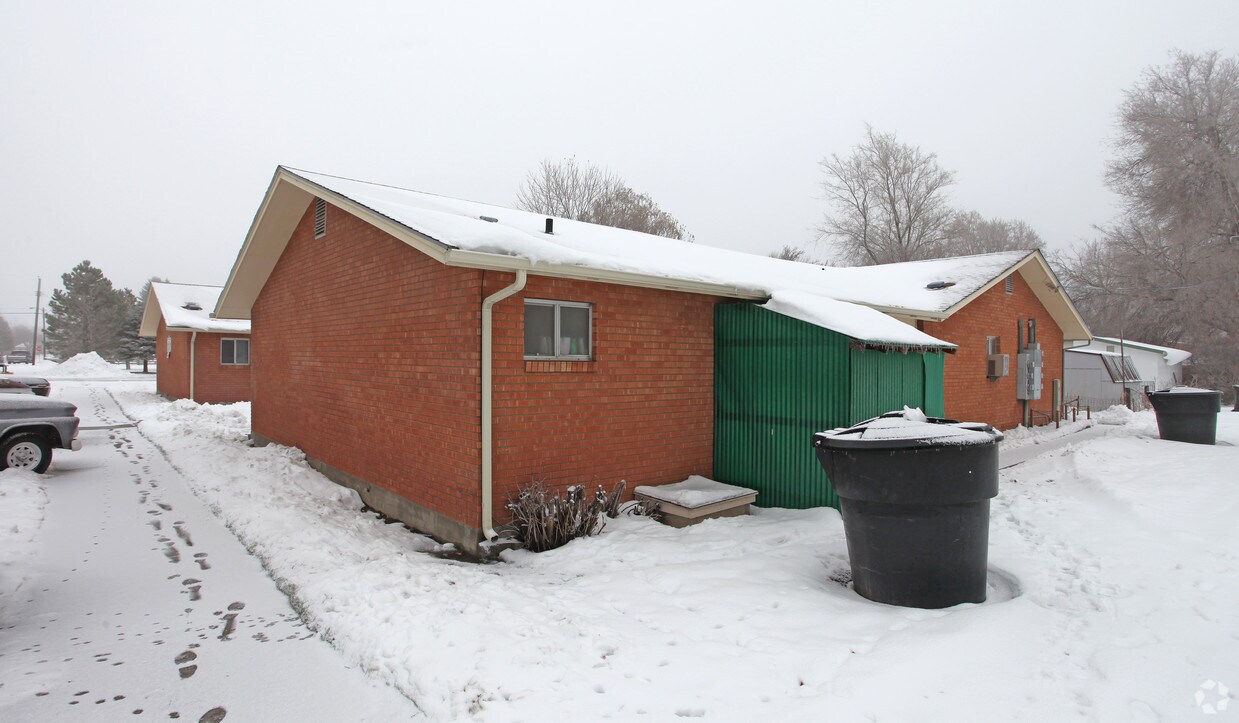 Building Photo - 237 2nd Ave E