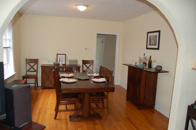 Foto del edificio - 7359 Amherst Ave