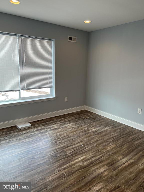 Foto del edificio - 1257 N Newkirk St