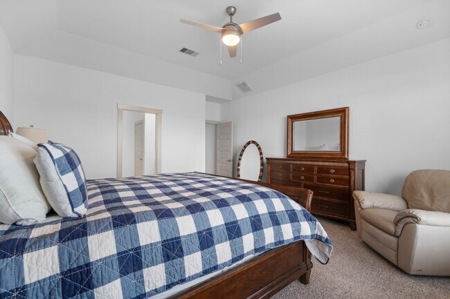 Foto del edificio - 28410 Hannahs Harbor Ln