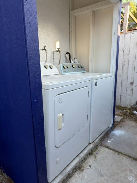 Building Photo - 1427 Hoover Ave