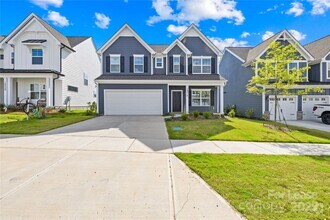 Building Photo - 18016 Wilbanks Dr