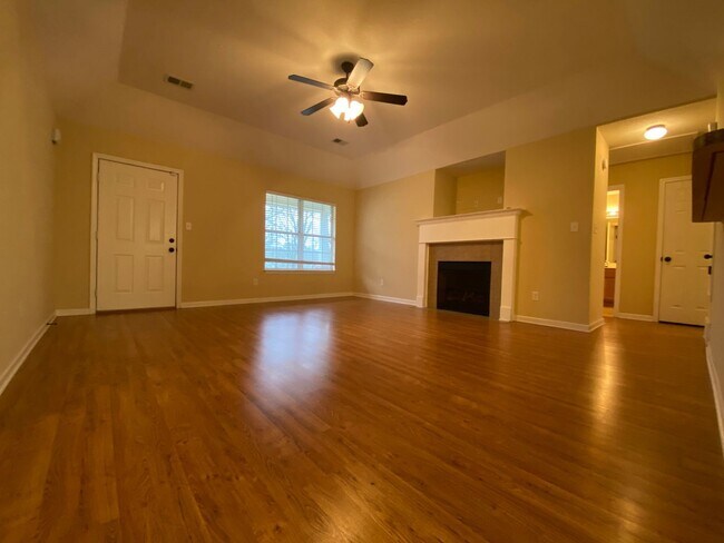 Photo - CUTE 3 BED 2 BATH HOME IN SPRING LAKE SUBDIVISION!!