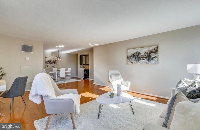 Foto del edificio - 4601 N Park Ave