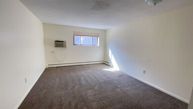 Building Photo - 41 Revere St