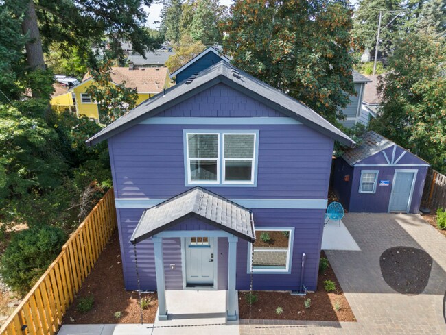 Building Photo - 1323 NE 77th Ave