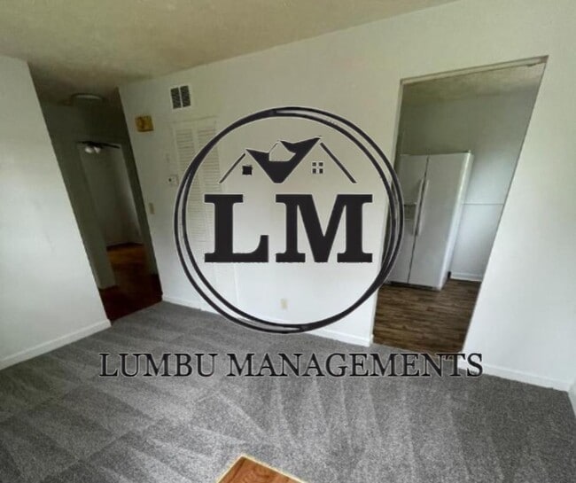 Building Photo - 517 Stephens St