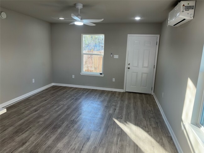 Foto del edificio - 9935 Algiers Rd